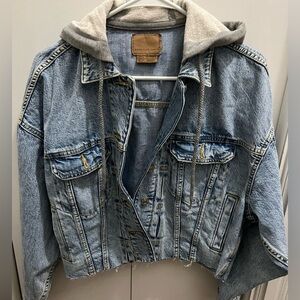 AEO new Denim distressed cropped
Hooded Jacket, Size XS/TP
